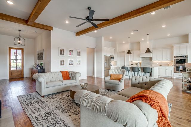 7732 Laura Lake Lane, Fort Worth, TX 76126