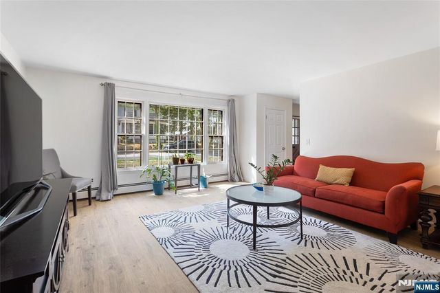 611 Cliff, Ho-ho-kus, NJ 07423