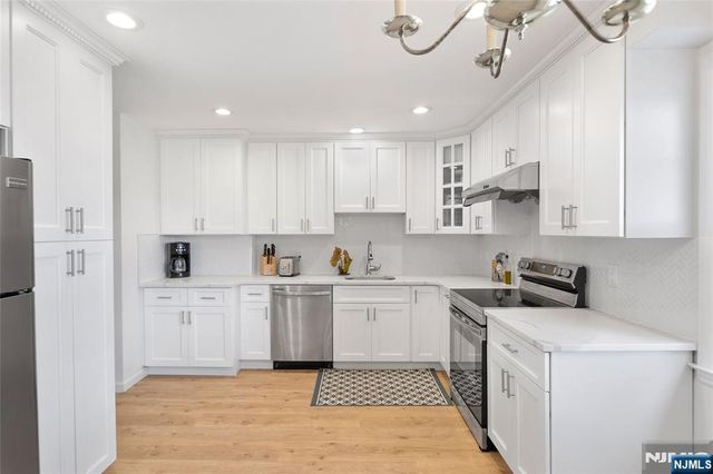 611 Cliff, Ho-ho-kus, NJ 07423