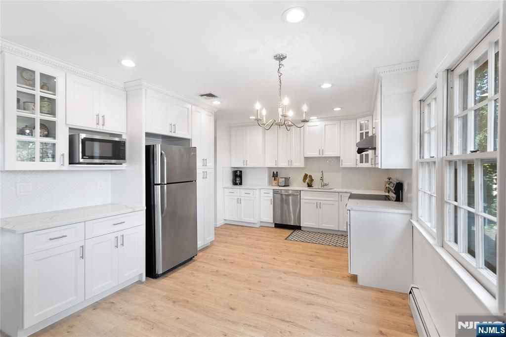 611 Cliff, Ho-ho-kus, NJ 07423