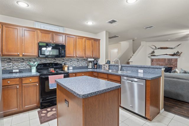 1303 Feather Crest Drive, Krum, TX 76249