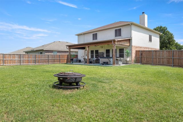 1303 Feather Crest Drive, Krum, TX 76249
