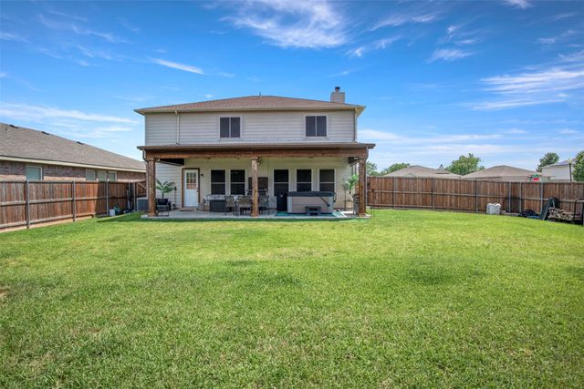 1303 Feather Crest Drive, Krum, TX 76249