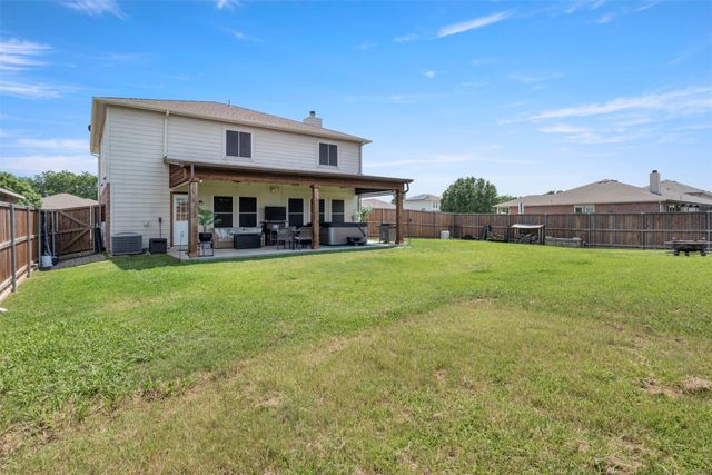 1303 Feather Crest Drive, Krum, TX 76249