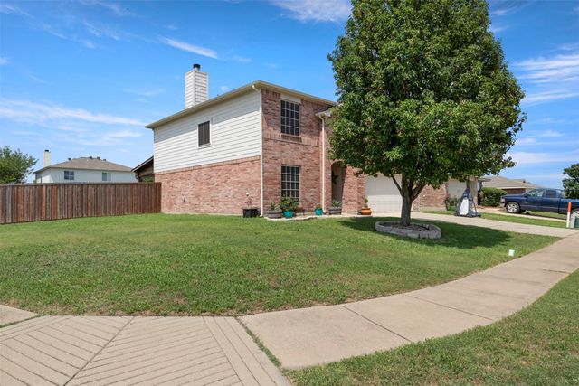 1303 Feather Crest Drive, Krum, TX 76249