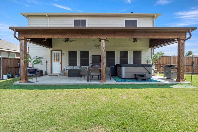 1303 Feather Crest Drive, Krum, TX 76249