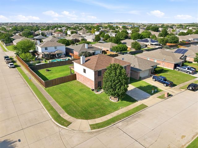 1303 Feather Crest Drive, Krum, TX 76249