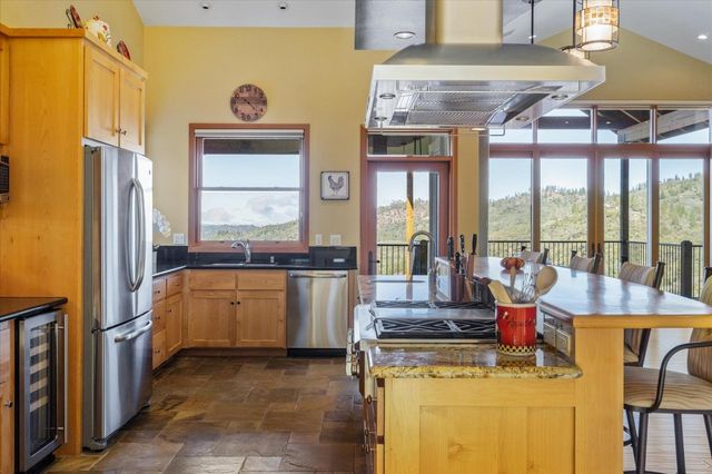 3204 Skunk Ranch Rd, Murphys, CA 95247