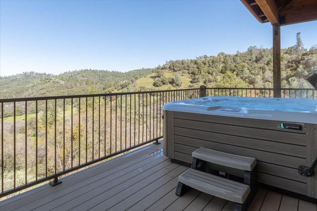 3204 Skunk Ranch Rd, Murphys, CA 95247