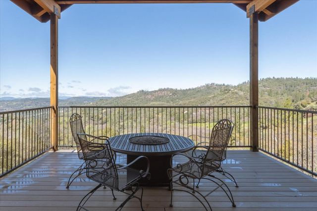 3204 Skunk Ranch Rd, Murphys, CA 95247
