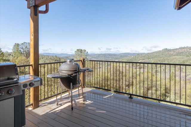 3204 Skunk Ranch Rd, Murphys, CA 95247