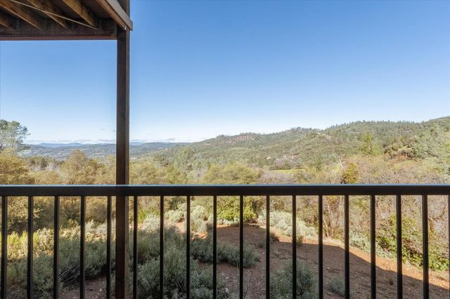 3204 Skunk Ranch Rd, Murphys, CA 95247