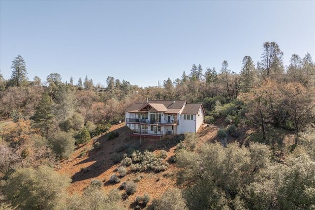 3204 Skunk Ranch Rd, Murphys, CA 95247
