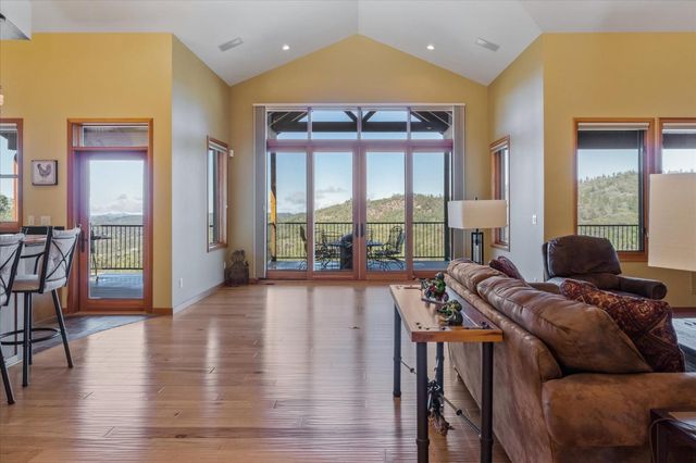 3204 Skunk Ranch Rd, Murphys, CA 95247