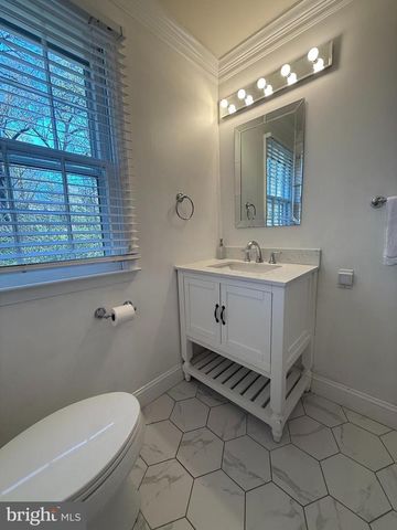 720 PINE HILL RD, Wayne, PA 19087