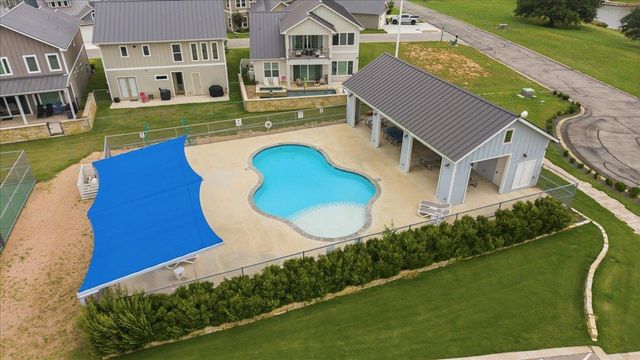 208 Marina BLF, Kingsland, TX 78639