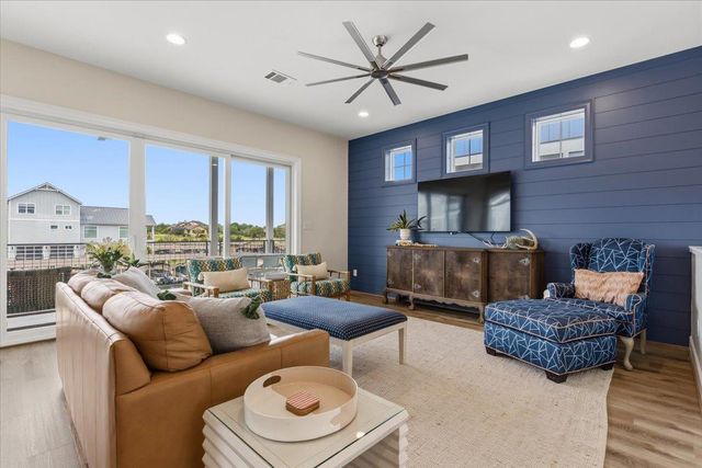 208 Marina BLF, Kingsland, TX 78639