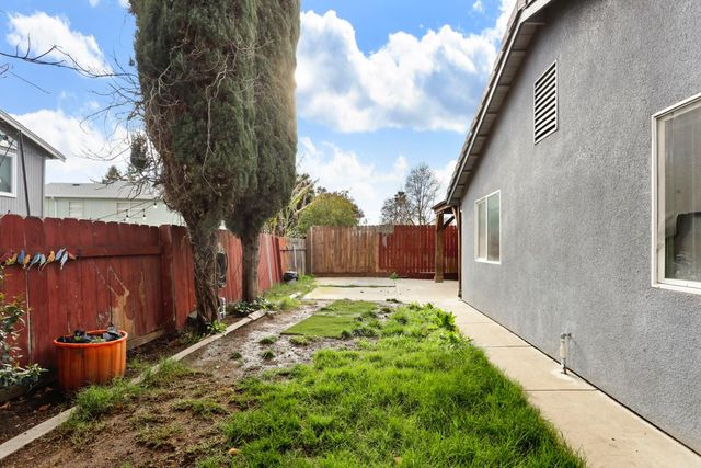 9037 Warm Springs Cir, Stockton, CA 95210