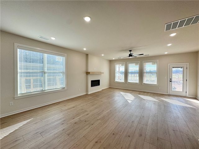 2743 Relaxation Avenue, Springdale, AR 72764