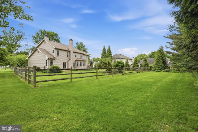 1 E PERIWINKLE LN, Newark, DE 19711