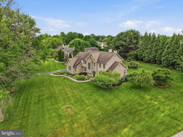 1 E PERIWINKLE LN, Newark, DE 19711
