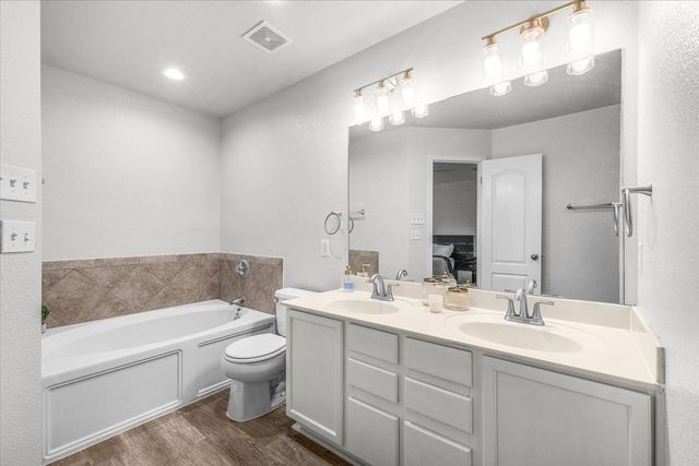 4100 Calamar Street, Fort Worth, TX 76106