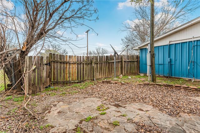 124 12th Street, Somerville, TX 77879