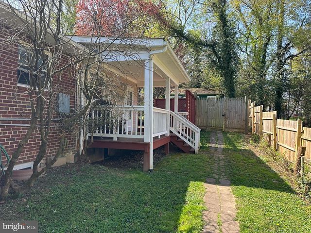 6105 MUNSON HILL RD, Falls Church, VA 22044