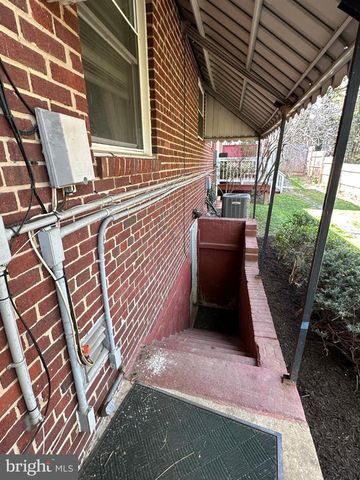 6105 MUNSON HILL RD, Falls Church, VA 22044
