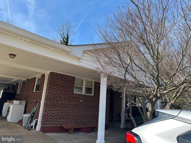 6105 MUNSON HILL RD, Falls Church, VA 22044