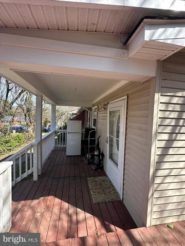 6105 MUNSON HILL RD, Falls Church, VA 22044