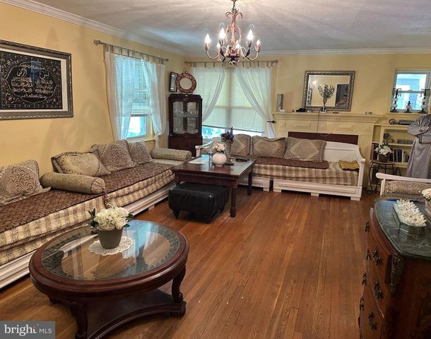 6105 MUNSON HILL RD, Falls Church, VA 22044