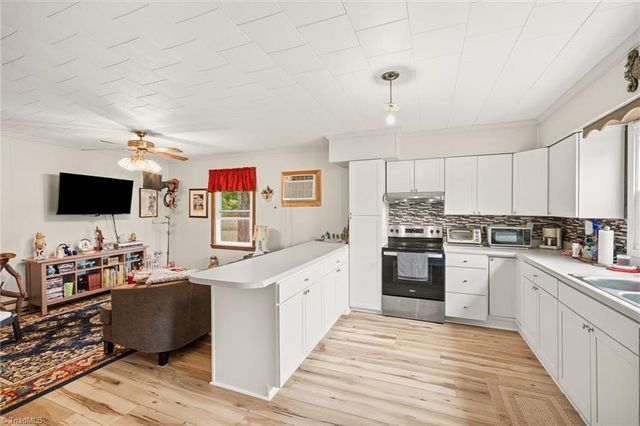 2136 Courtney Huntsville Road, Yadkinville, NC 27055