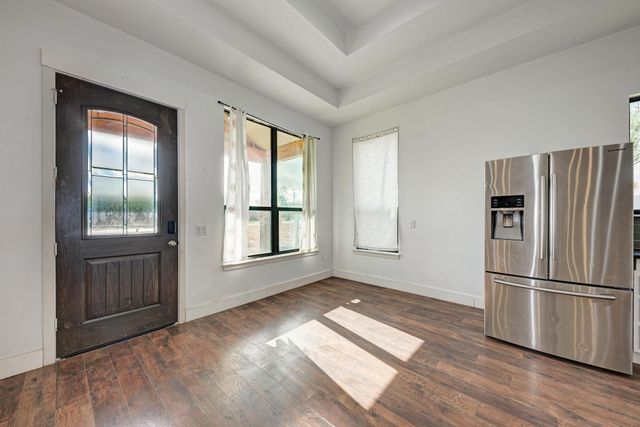 122 Los Fresnos DR, Dale, TX 78616