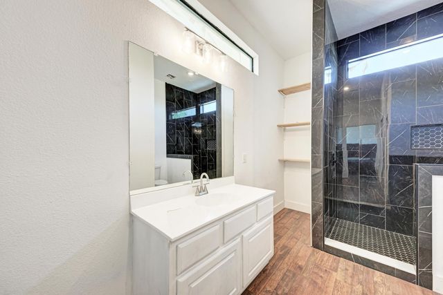 122 Los Fresnos DR, Dale, TX 78616
