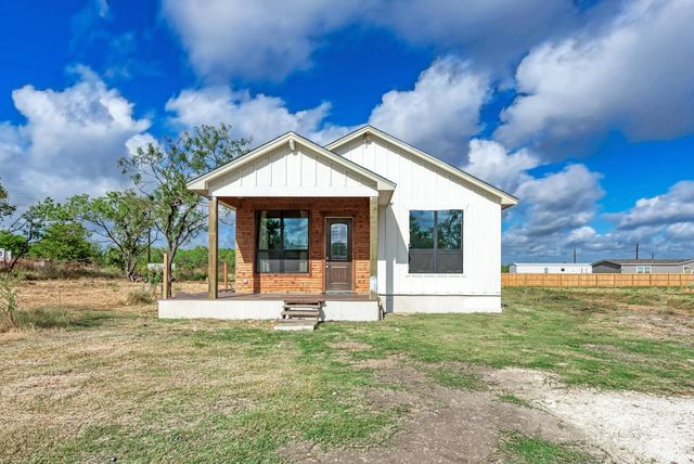 122 Los Fresnos DR, Dale, TX 78616