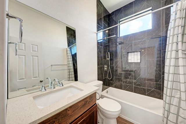 122 Los Fresnos DR, Dale, TX 78616