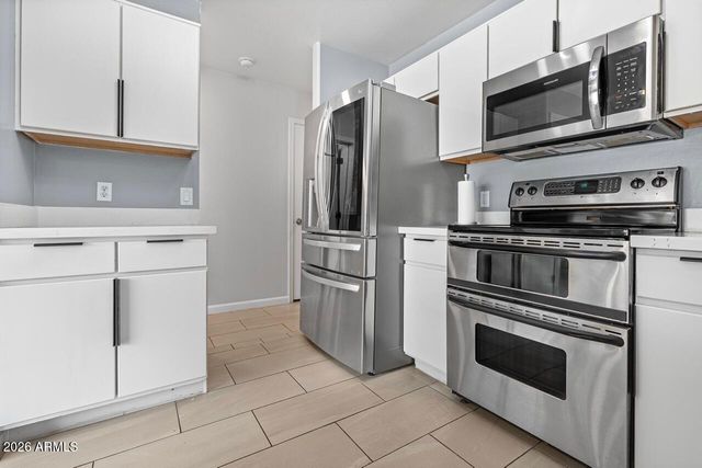 8830 N 20TH Drive, Phoenix, AZ 85021