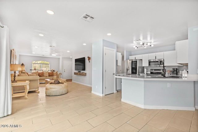 8830 N 20TH Drive, Phoenix, AZ 85021