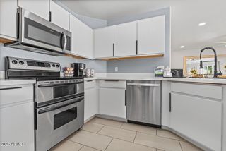 8830 N 20TH Drive, Phoenix, AZ 85021