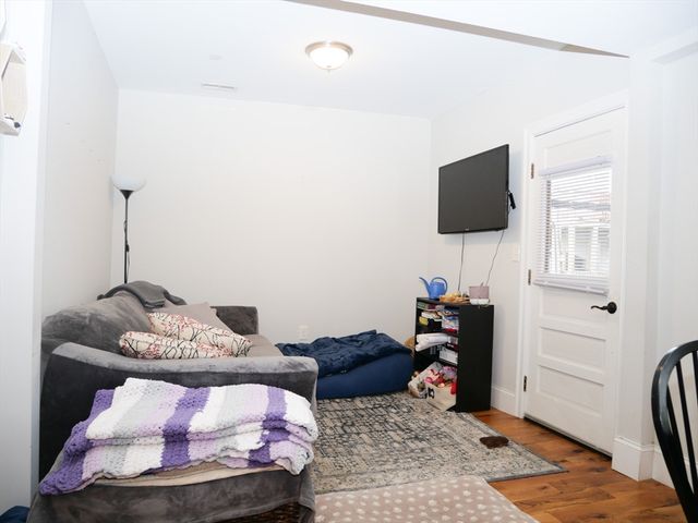 255 Paris 2, Boston, MA 02128