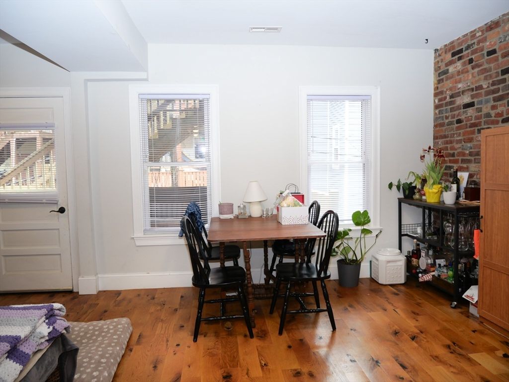 255 Paris 2, Boston, MA 02128