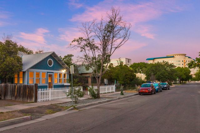 715 Fruit Avenue NW, Albuquerque, NM 87102