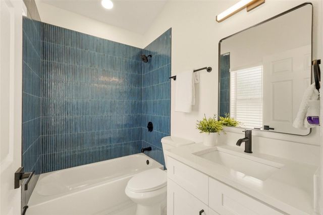 9238 SEA OAKS COURT, Seminole, FL 33776