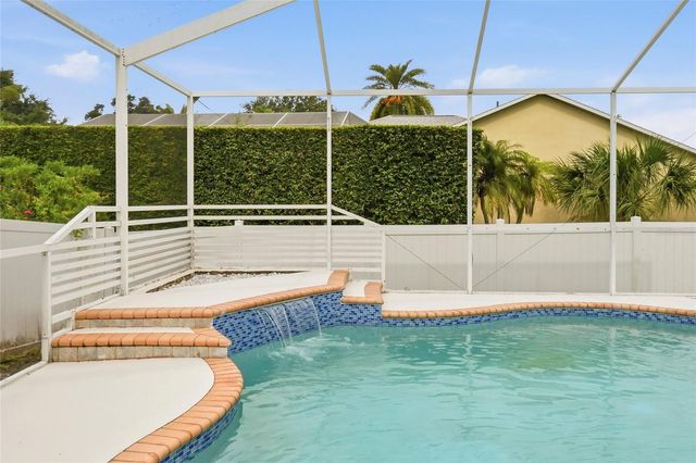 9238 SEA OAKS COURT, Seminole, FL 33776