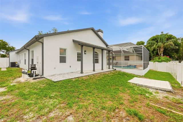 9238 SEA OAKS COURT, Seminole, FL 33776