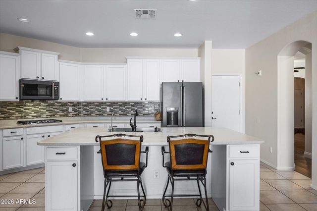 18686 E OLD BEAU Trail, Queen Creek, AZ 85142