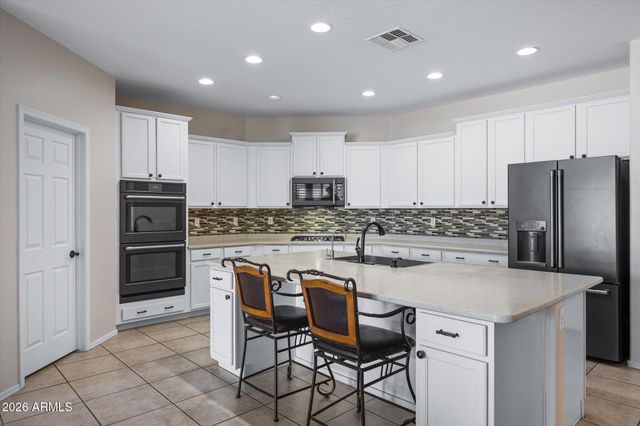 18686 E OLD BEAU Trail, Queen Creek, AZ 85142