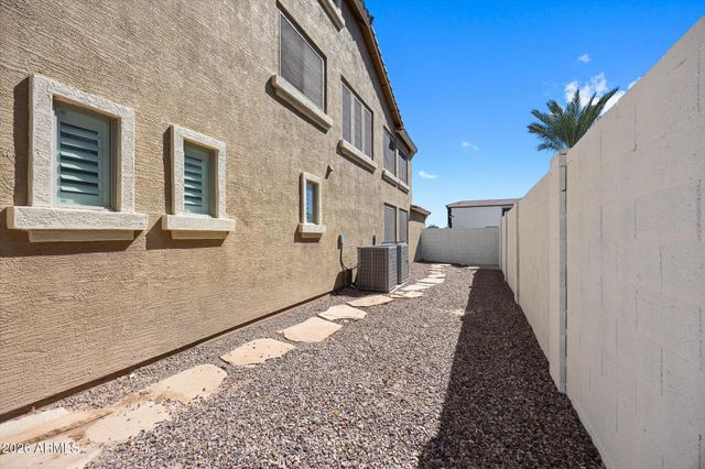 18686 E OLD BEAU Trail, Queen Creek, AZ 85142
