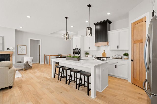 636 Parkside Court, Eagan, MN 55123
